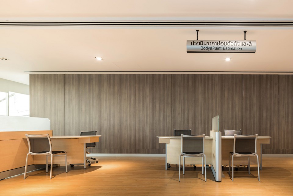 029-HONDA NAKORNCHAISRI showroom by OFFICE AT1