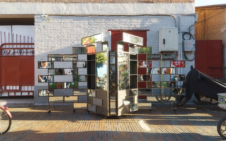 hutong reflection_02