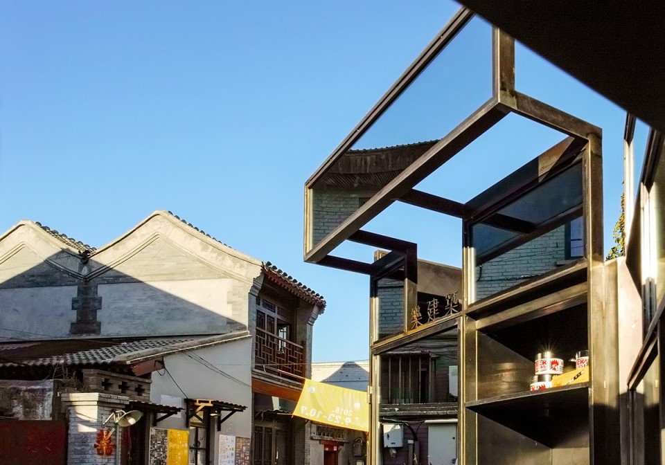 hutong reflection_16