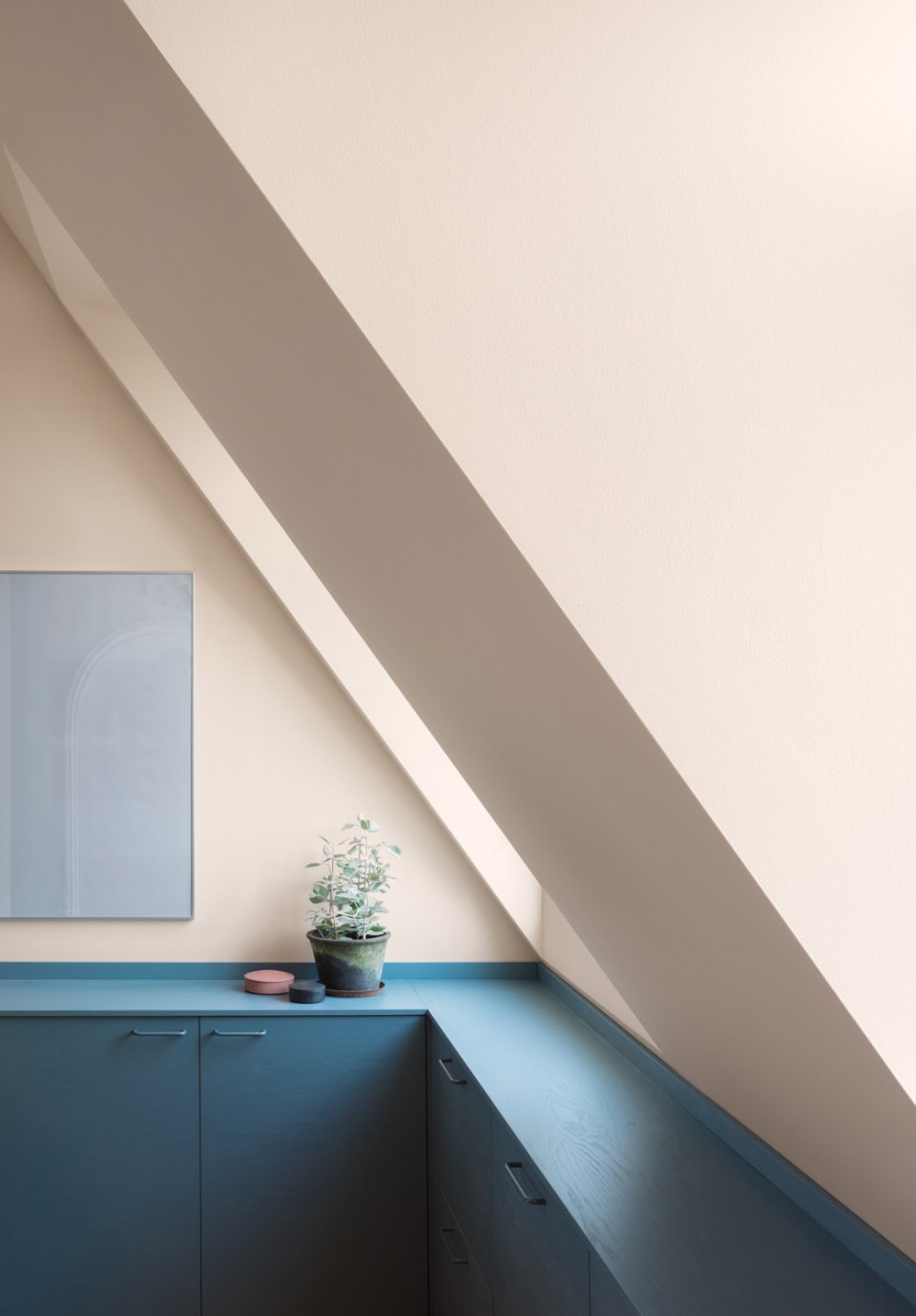 001 inner city blue by NOTE Design Studio SoFo Residence-2