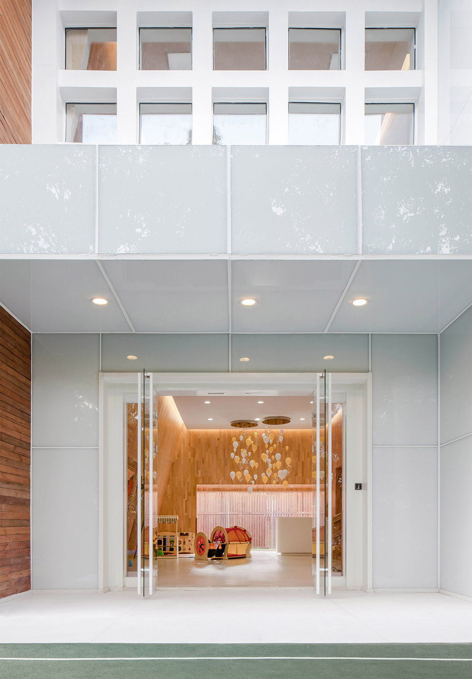002-1 IBOBI International Kindergarten by VMDPE exterior1