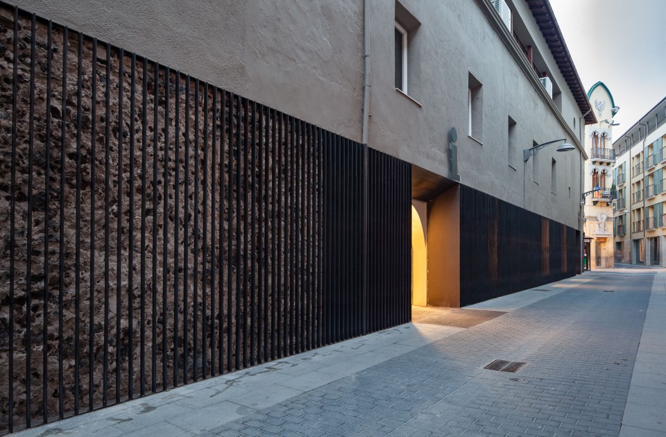 003-A DOOR TO THE LANDSCAPE by arnauestudid arquitectura