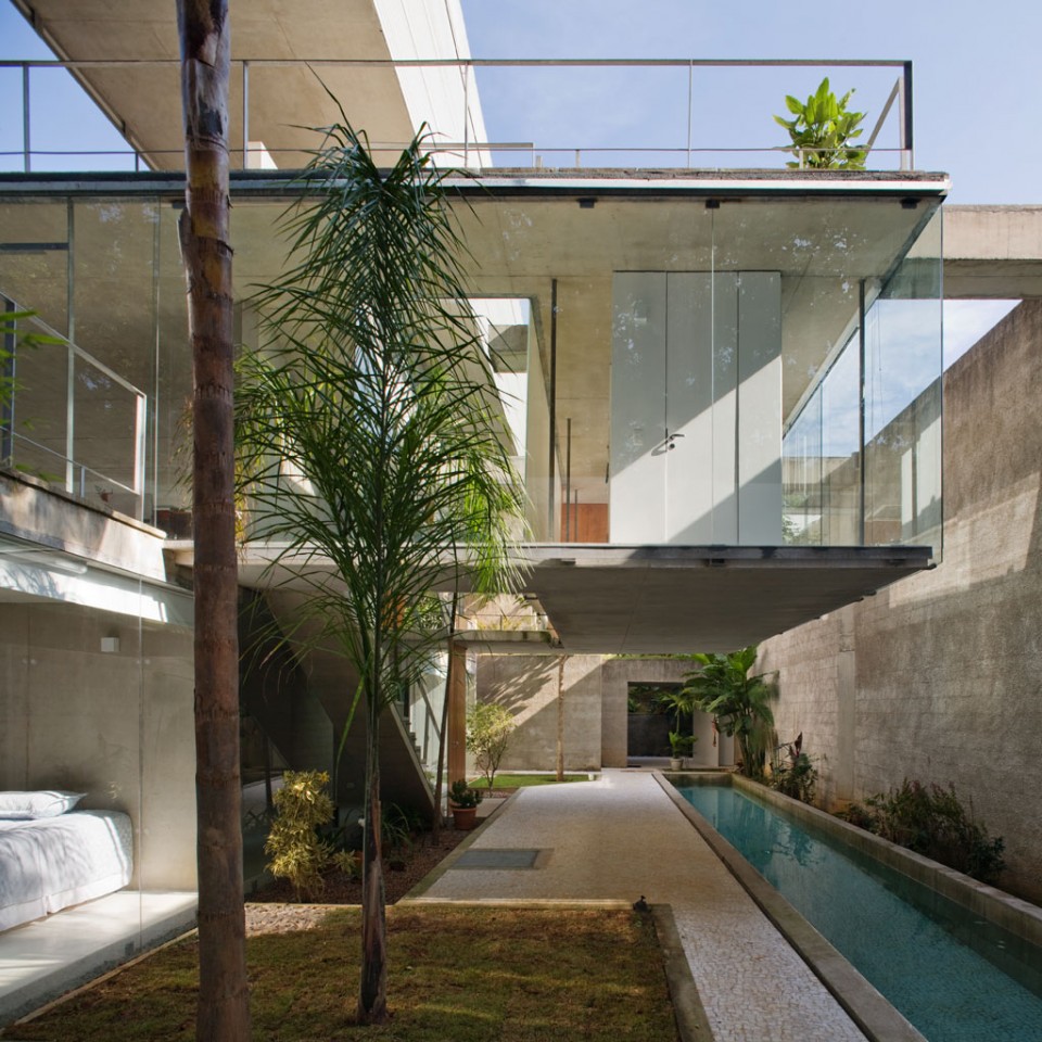 003-HOUSE IN CARAPICUIBA by spbr arquitetos