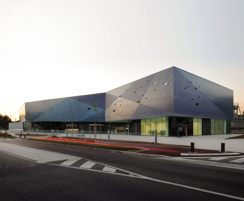005-5-Art and Conference Centre,Inter-Generation Centre,and Tourist Office by Dominique coulon and associes-005