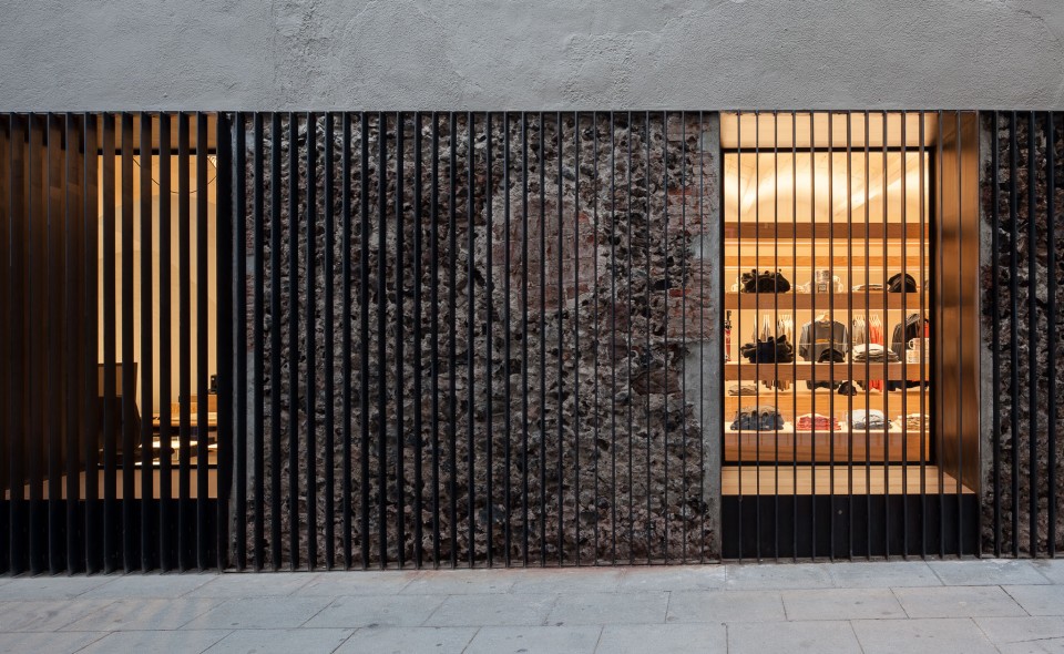 005-A DOOR TO THE LANDSCAPE by arnauestudid arquitectura