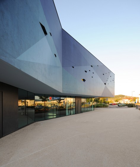 008-8-Art and Conference Centre,Inter-Generation Centre,and Tourist Office by Dominique coulon and associes-008