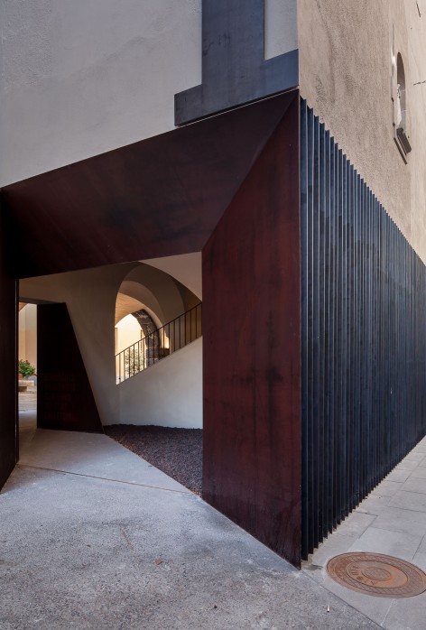 008-A DOOR TO THE LANDSCAPE by arnauestudid arquitectura