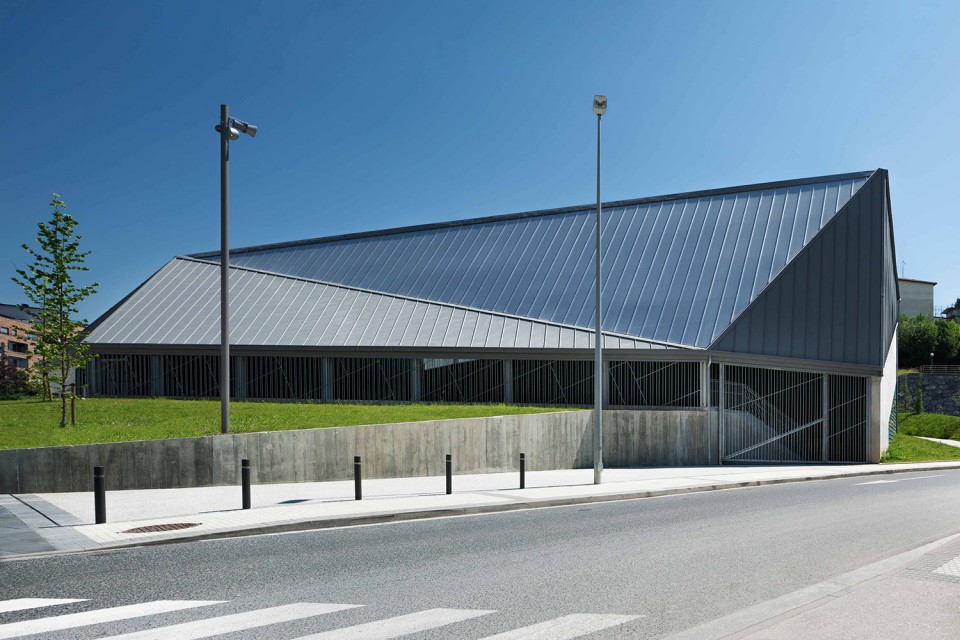 011-Park & Basque Pelota Court by VAUMM