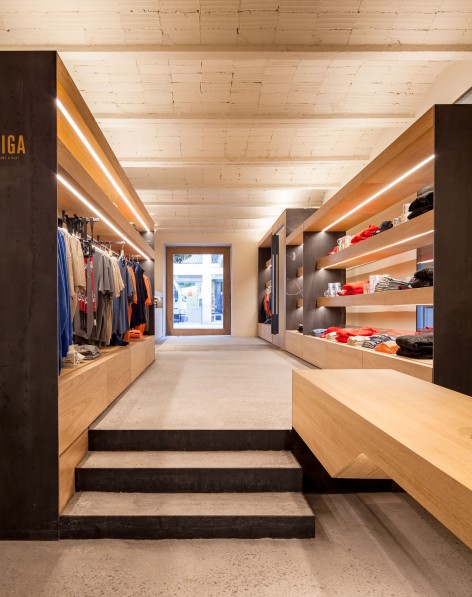 013-A DOOR TO THE LANDSCAPE by arnauestudid arquitectura