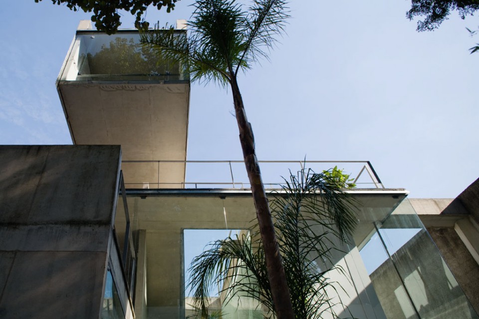 016-HOUSE IN CARAPICUIBA by spbr arquitetos