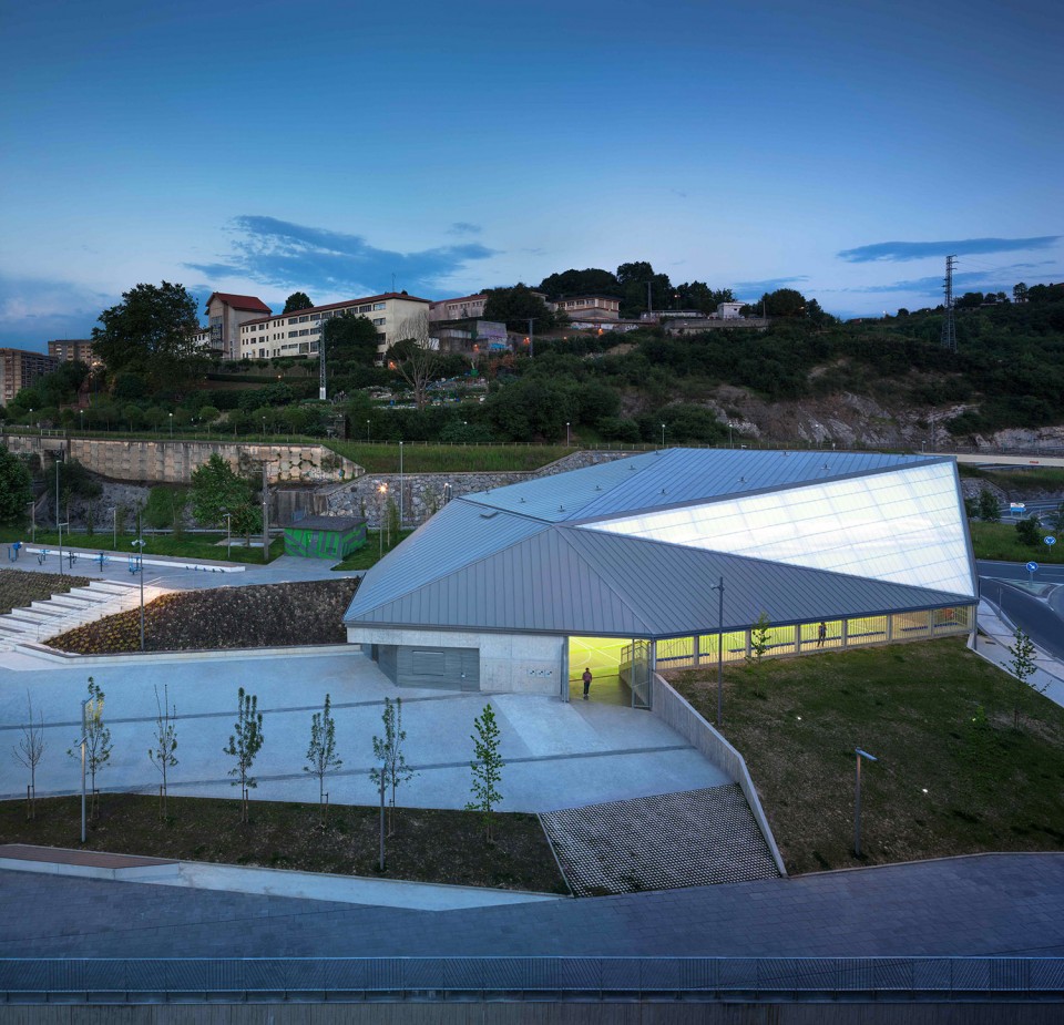 016-Park & Basque Pelota Court by VAUMM
