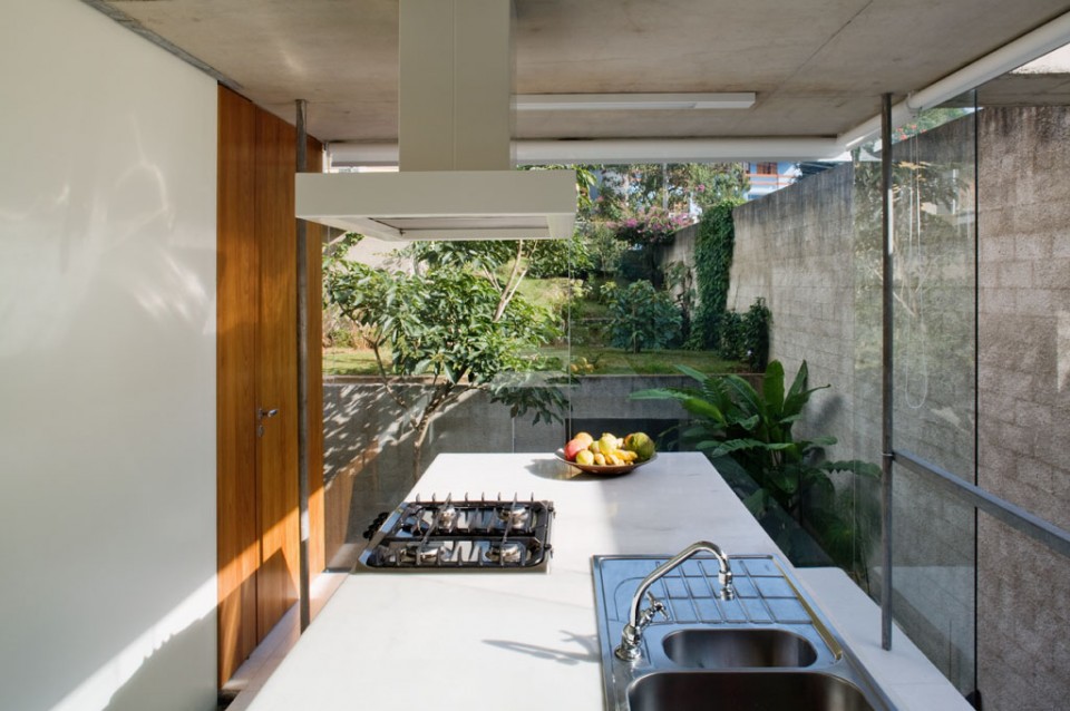 019-HOUSE IN CARAPICUIBA by spbr arquitetos