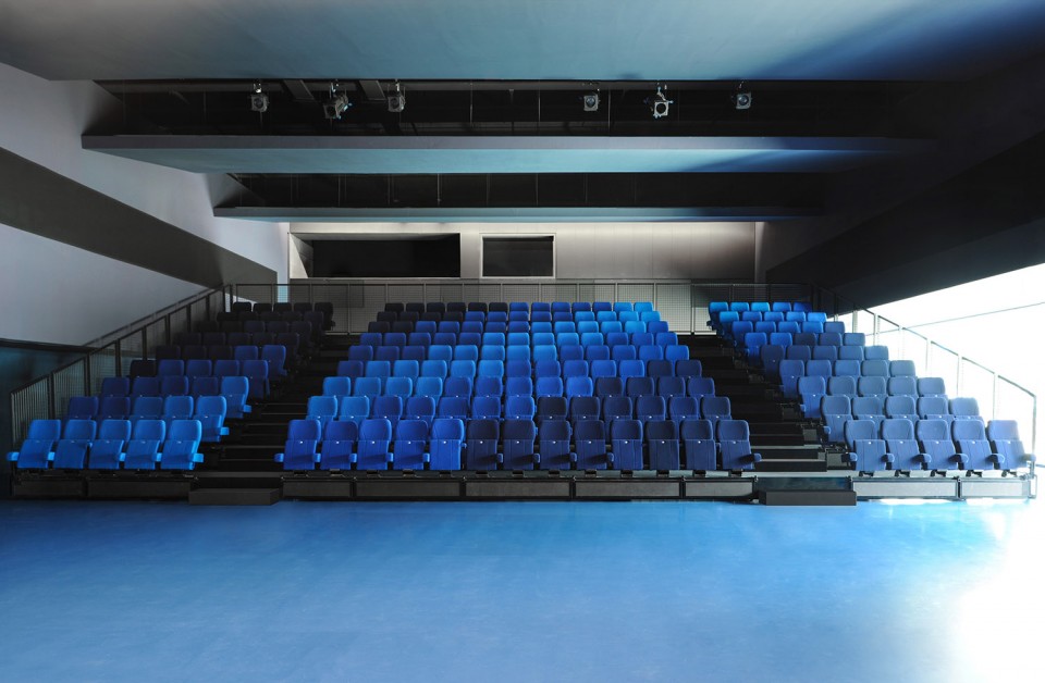 021-21-Art and Conference Centre,Inter-Generation Centre,and Tourist Office by Dominique coulon and associes-021