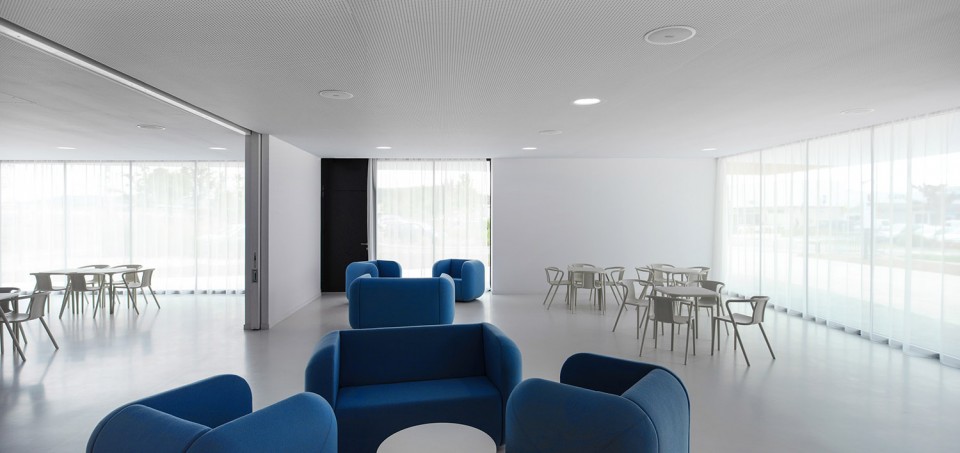 026-26-Art and Conference Centre,Inter-Generation Centre,and Tourist Office by Dominique coulon and associes-026