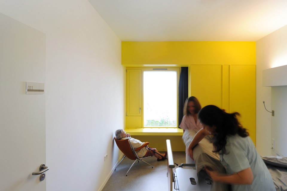 032-92-bed nursing home in Pont-sur-Yonne For dependent elderly people by Dominique coulon & associes