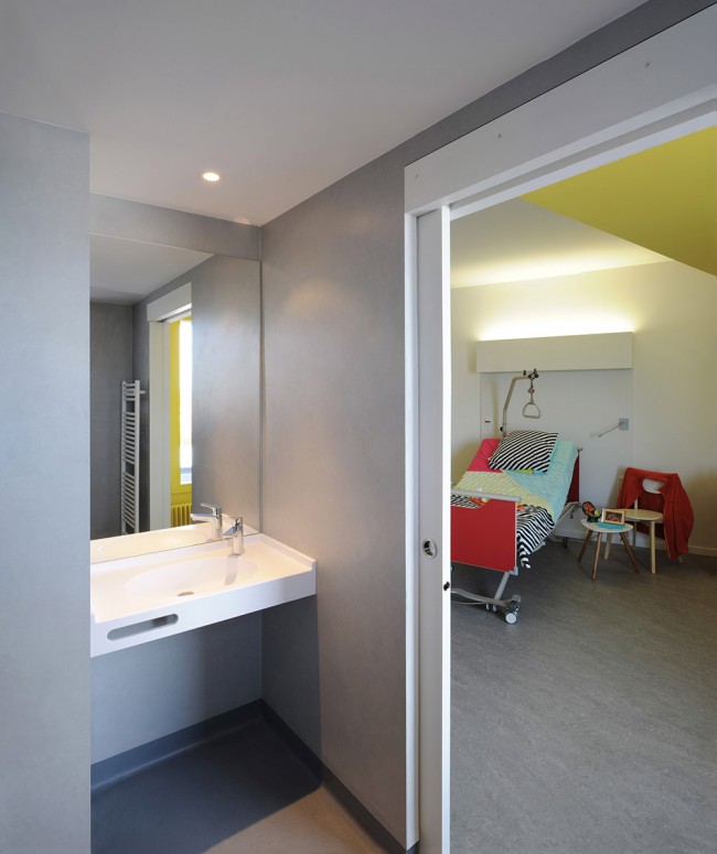 033-92-bed nursing home in Pont-sur-Yonne For dependent elderly people by Dominique coulon & associes