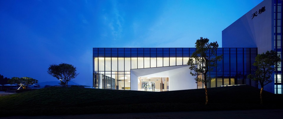 Heaven Realm Garden Sales Center by C&C Design 1