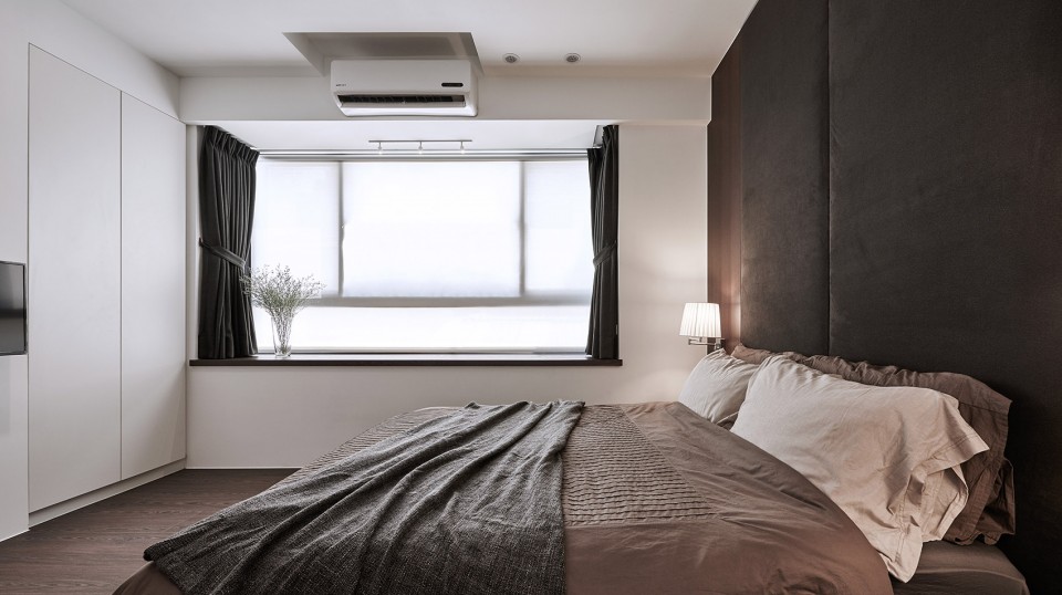 Simple and stylish new home by Z-AXIS DESIGN - 14-15