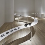 nendo用33米长漂浮之桌为GYRE打造巡回展 / nendo