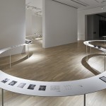 nendo用33米长漂浮之桌为GYRE打造巡回展 / nendo