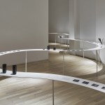nendo用33米长漂浮之桌为GYRE打造巡回展 / nendo