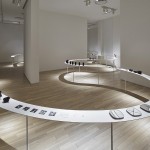 nendo用33米长漂浮之桌为GYRE打造巡回展 / nendo