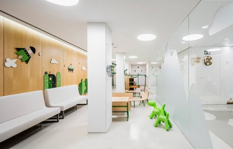 瓦尔德希伯伦大学医院儿童肿瘤与血液病中心，西班牙 / toormix and Plasencia Arquitectura
