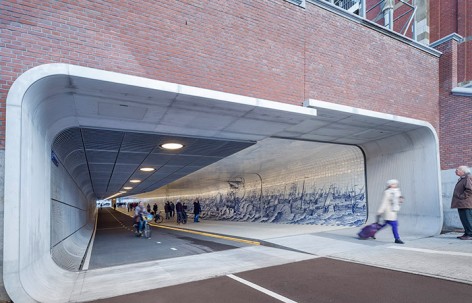 阿姆斯特丹中央火车站自行车和行人新隧道，，荷兰 / Benthem Crouwel Architects