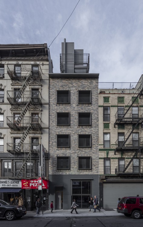 001-120 allen street by Grzywinski + Pons