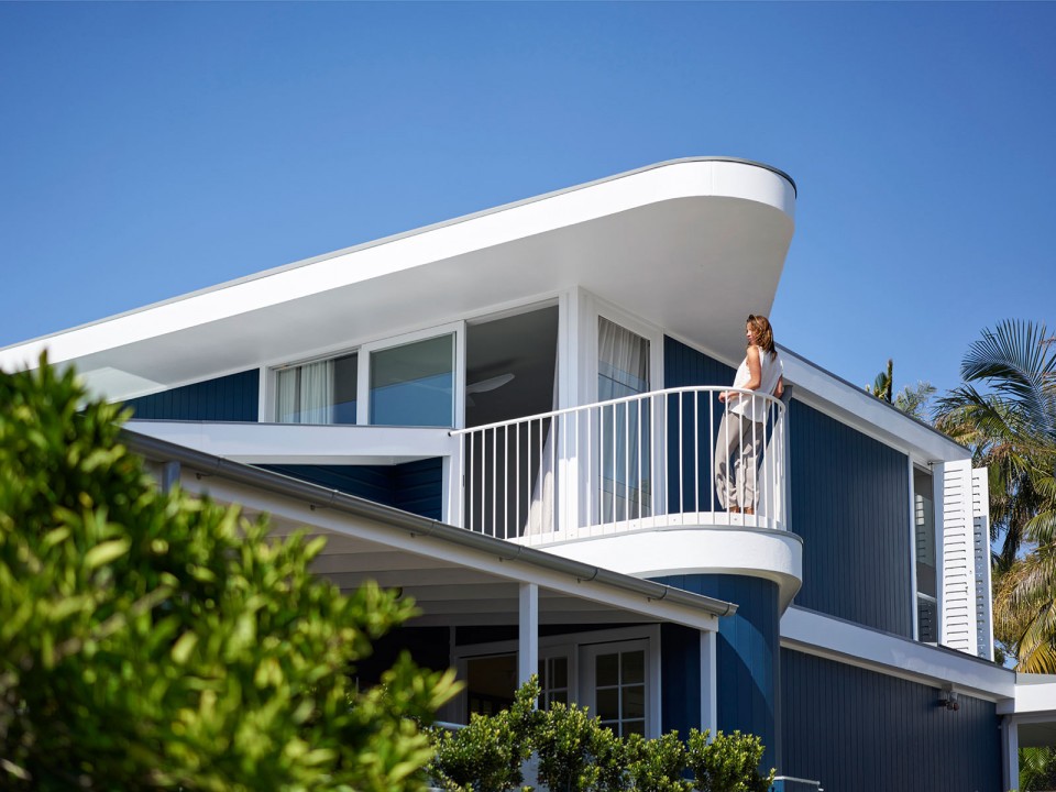 001-Luigi Rosselli Architects Beach House On Stilts