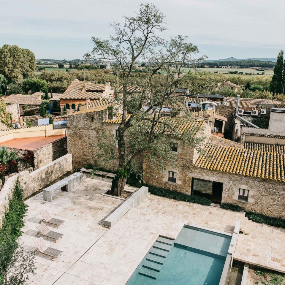 001-The Peratallada Castle Garden by MESURA