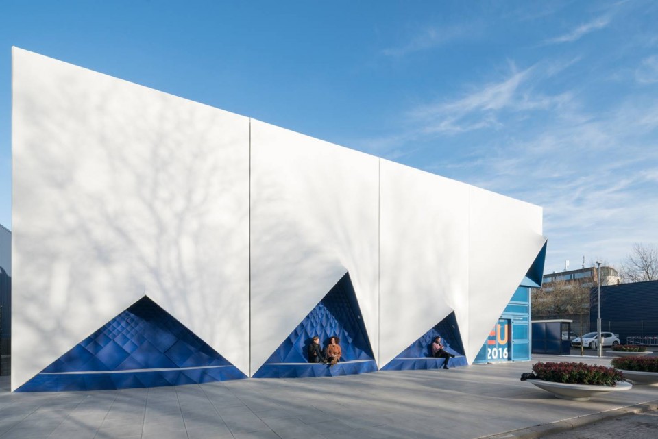 002-3D printed façade for EU building by DUS architects (2)