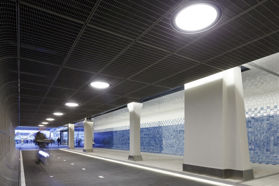 002 611_Langzaamverkeerspassage_Amsterdam_CS_N11