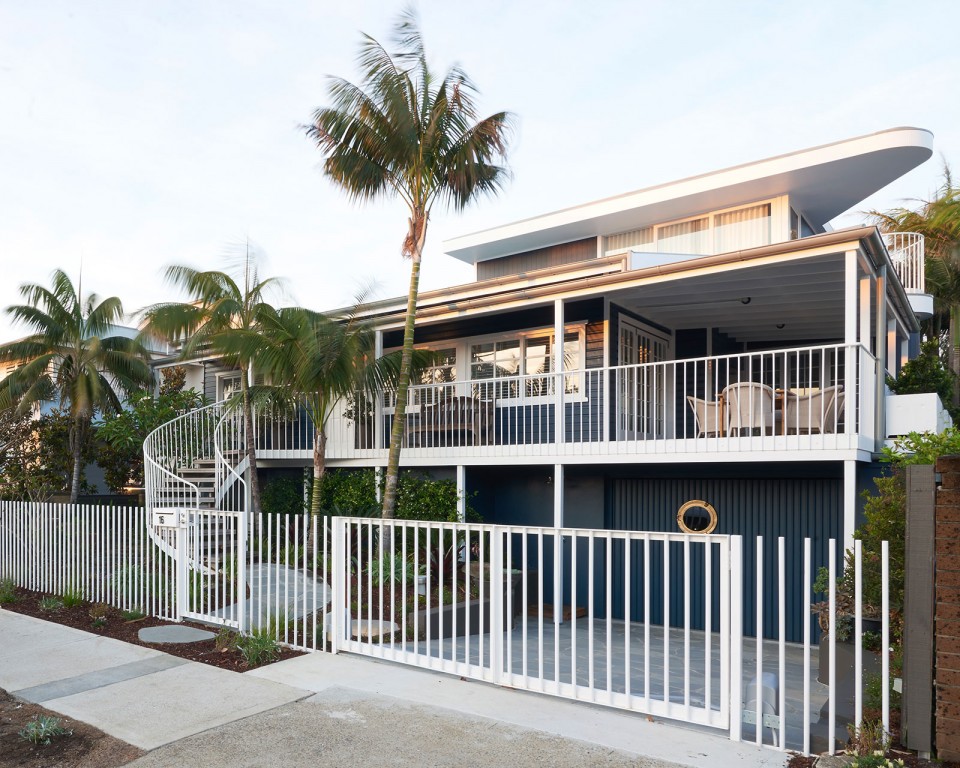 002-Luigi Rosselli Architects Beach House On Stilts
