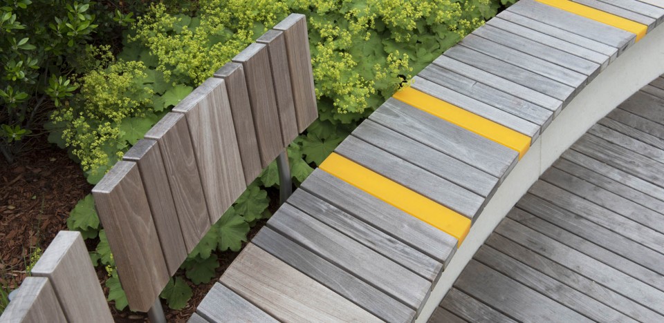 2015 asla 住宅设计类荣誉奖: 麻省艺术与设计学院宿舍楼前小广场设计
