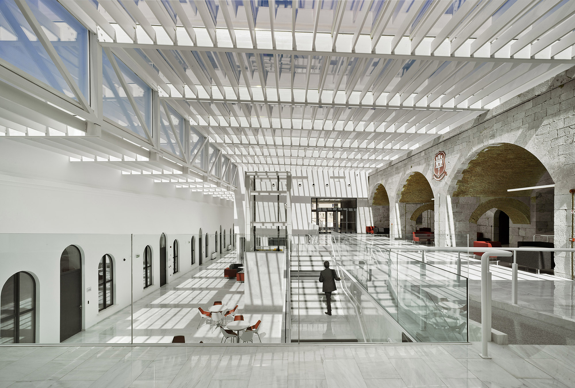 直布罗陀大学西班牙ayaltointegralsl