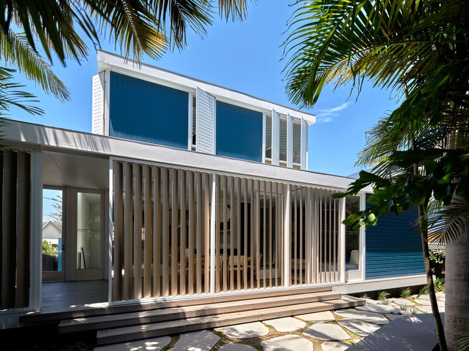 006-Luigi Rosselli Architects Beach House On Stilts