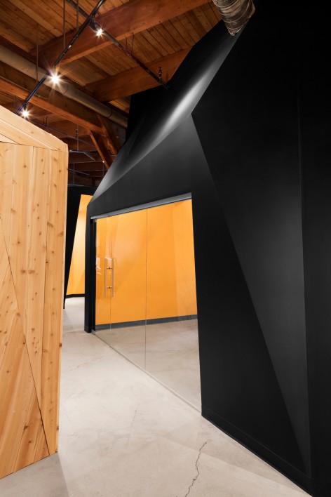 008-Tones of a protean space by Jean de Lessard