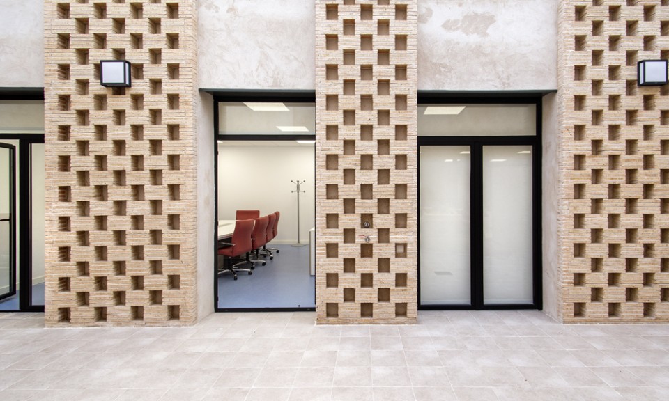 010-ENTREPRENEUR OFFICES by OOIIO Architecture