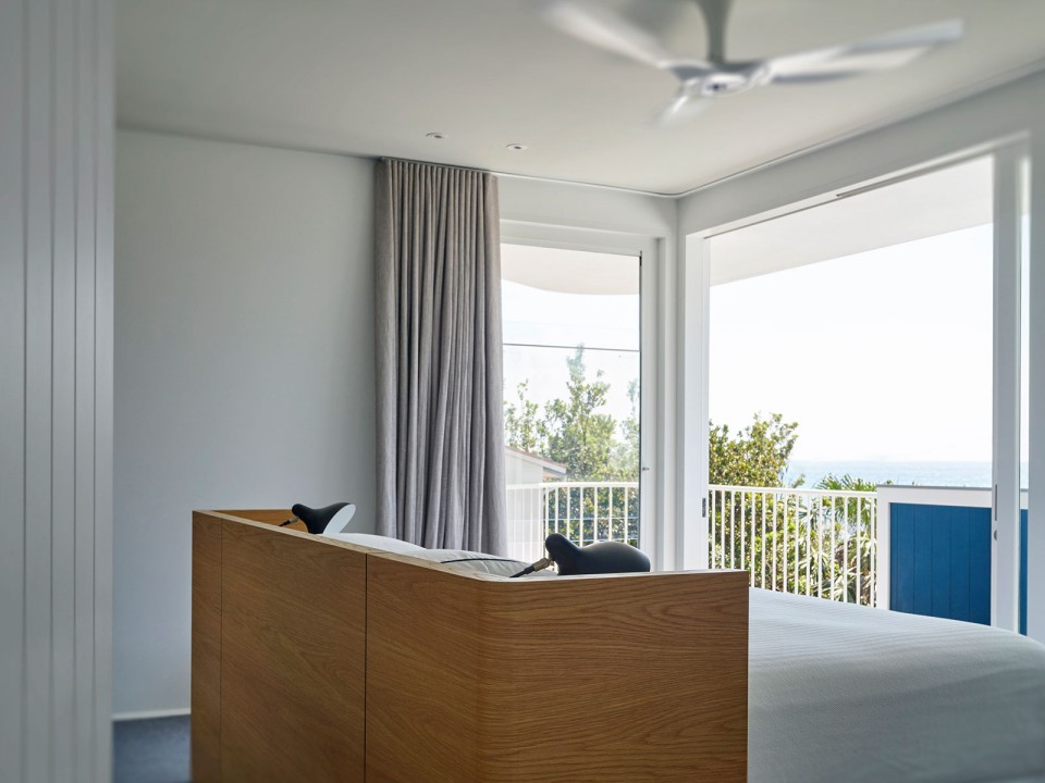 018-Luigi Rosselli Architects Beach House On Stilts