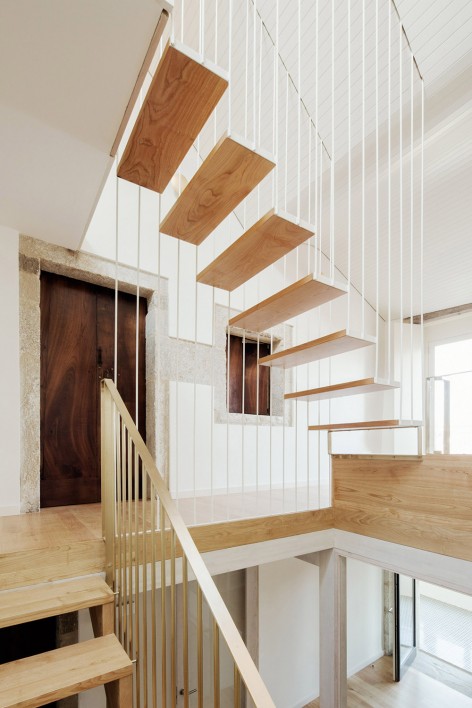 020-Casa Do Medio by ARROKABE ARQUITECTOS