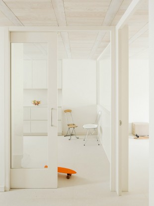 024-Casa Do Medio by ARROKABE ARQUITECTOS