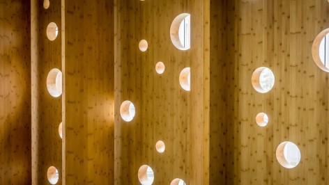 5 Detail_woodwall Renovation of Tales CBD Kindergarten_Blue Yard by SPACEWORK Architects