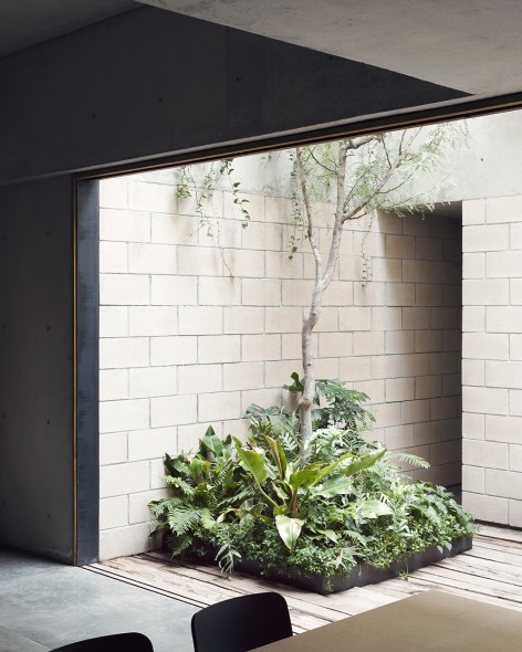 005-ANTONIO SOLA TOWN-HOUSES by Jorge Ambrosi y Gabriela Etchegaray
