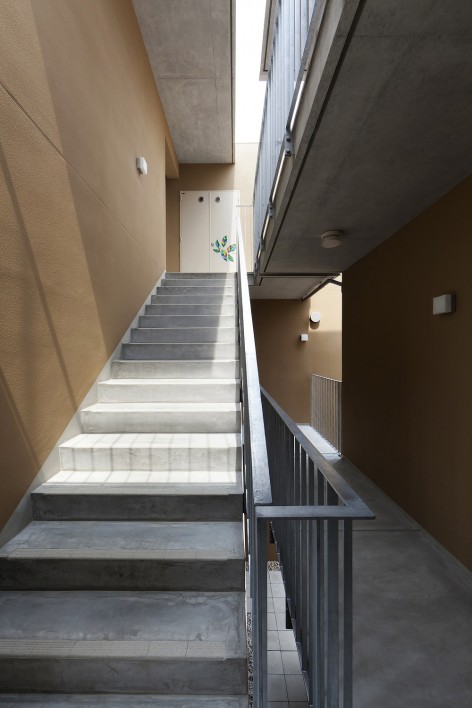 007-between trees by tailored design lab