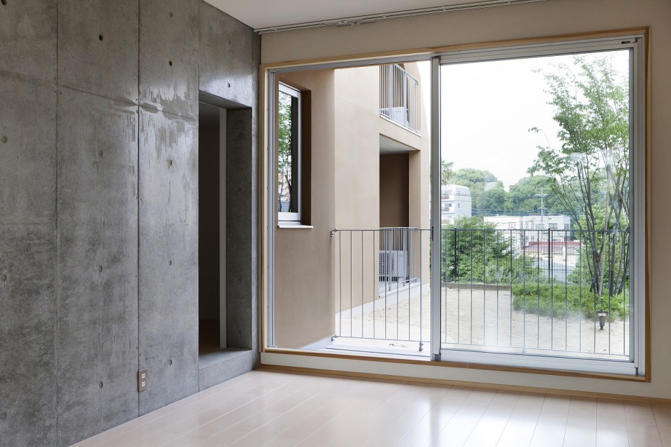 009-between trees by tailored design lab