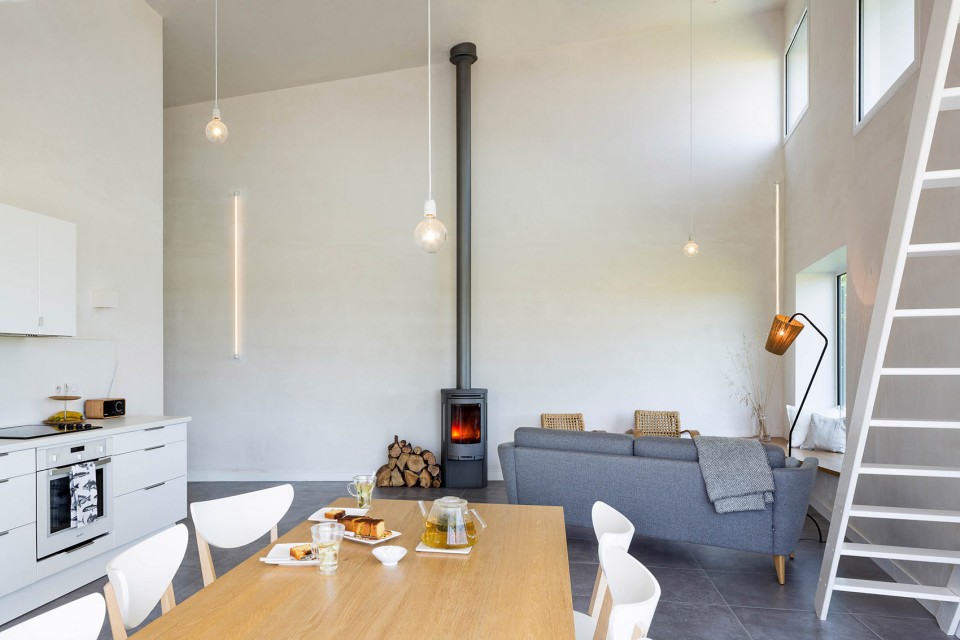018-House For a Photographer by Studio Razavi Architecture