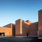Llinars del Vallès礼堂剧院，西班牙 / Álvaro Siza Vieira + Aresta Arquitectura