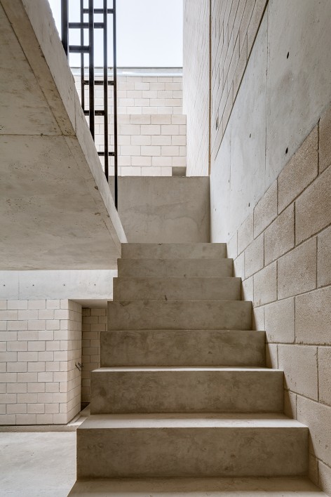 026-ANTONIO SOLA TOWN-HOUSES by Jorge Ambrosi y Gabriela Etchegaray
