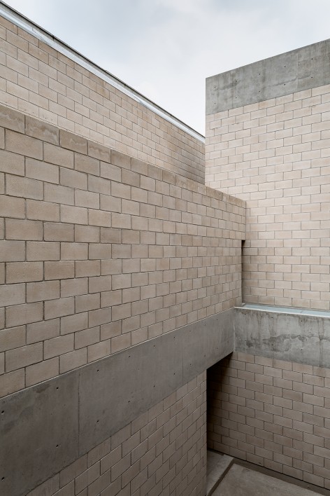 028-ANTONIO SOLA TOWN-HOUSES by Jorge Ambrosi y Gabriela Etchegaray
